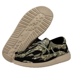 Wally Youth Camouflage - Tiger Stripe Camo 10 Wally Youth Camouflage - Tiger Stripe Camo -Heydude Shoes 40042 9CJ WALLYYOUTHCAMOUFLAGE TIGERSTRIPECAMO PAIRBOTTOM